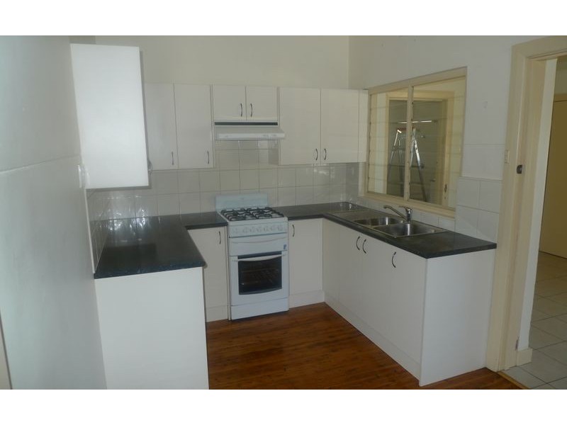 400 Kotthoff Street, Lavington NSW 2641