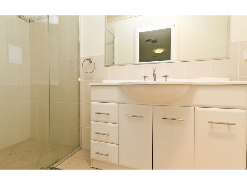 1/2 Treecreeper Street, Thurgoona NSW 2640