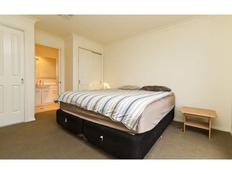 1/2 Treecreeper Street, Thurgoona NSW 2640