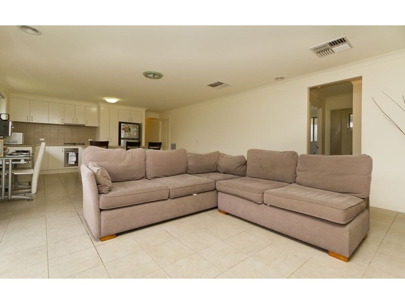 1/2 Treecreeper Street, Thurgoona NSW 2640