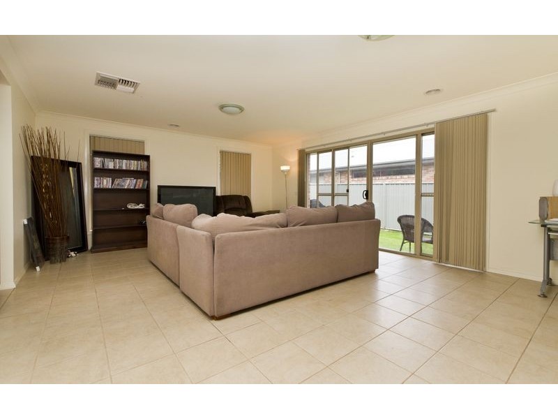 1/2 Treecreeper Street, Thurgoona NSW 2640