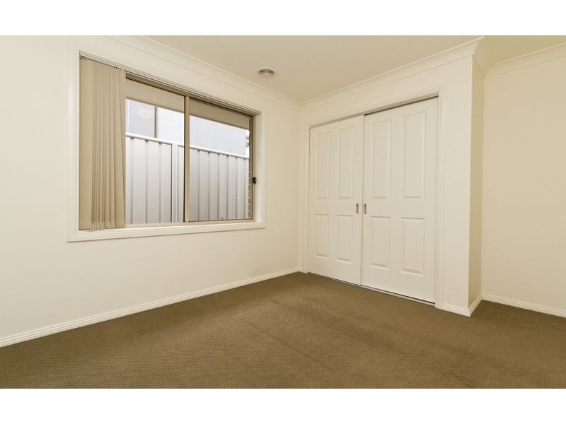 1/2 Treecreeper Street, Thurgoona NSW 2640