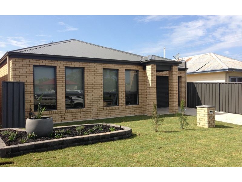 444 Kotthoff Street, Lavington NSW 2641