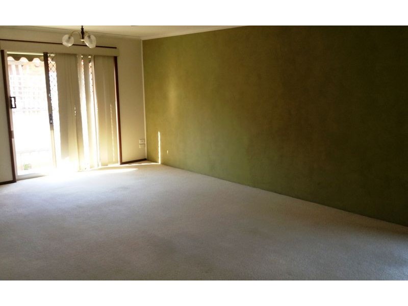 2/482 Heriot Street, Lavington NSW 2641