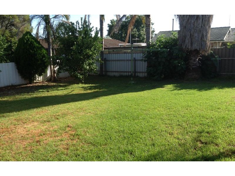 2/482 Heriot Street, Lavington NSW 2641