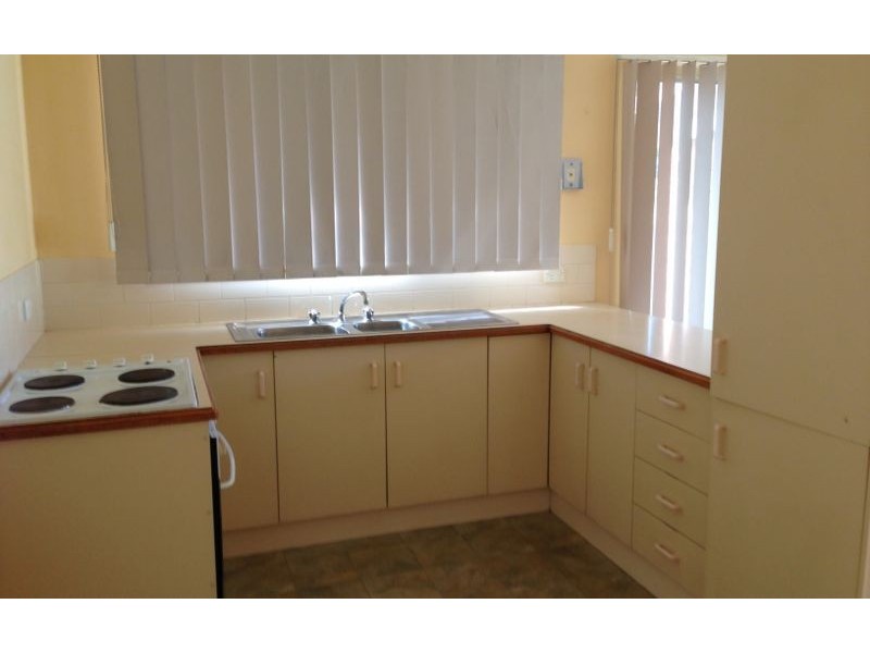 594 Oliver Street, Lavington NSW 2641