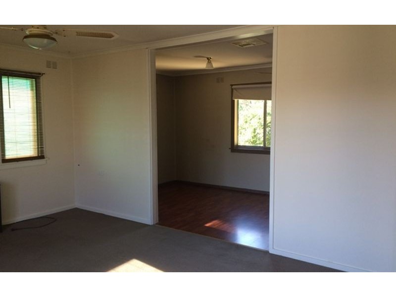 986 Captain Cook Drive, Albury NSW 2640