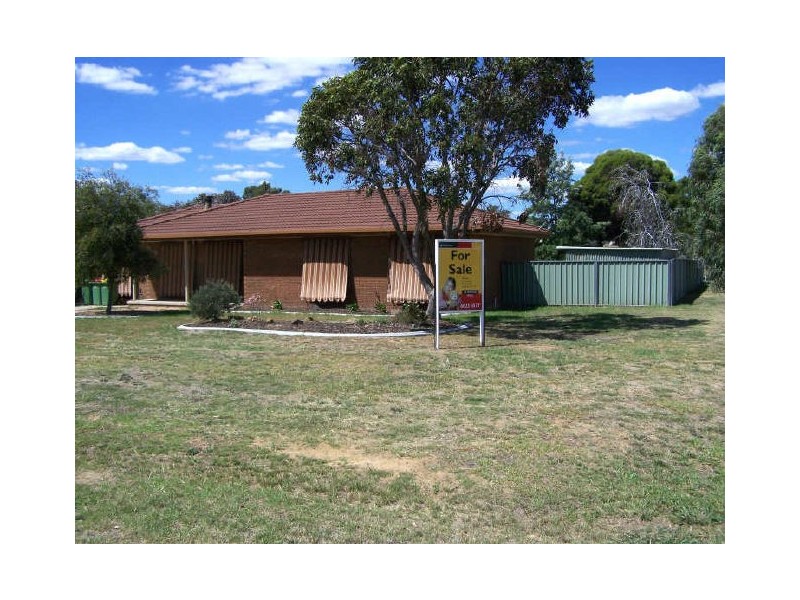 122 Larmer Street, Howlong NSW 2643