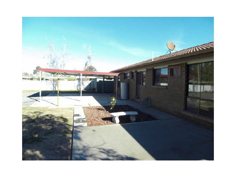 122 Larmer Street, Howlong NSW 2643