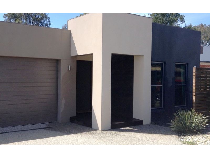 10 Birdie Place, Thurgoona NSW 2640