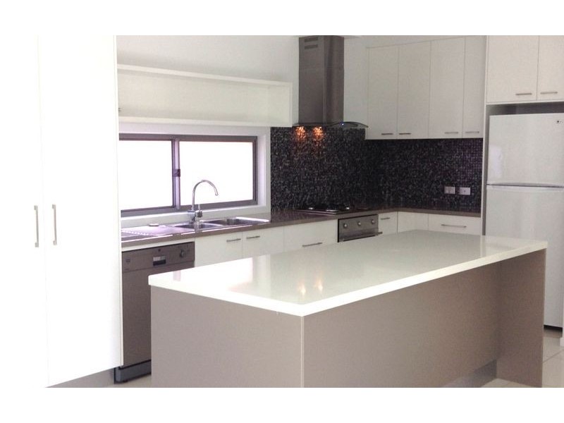 10 Birdie Place, Thurgoona NSW 2640