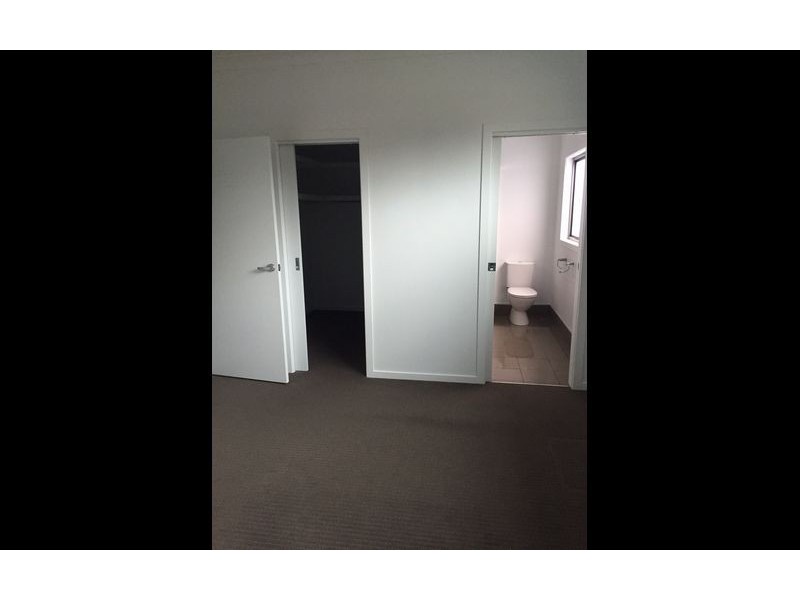 10 Birdie Place, Thurgoona NSW 2640