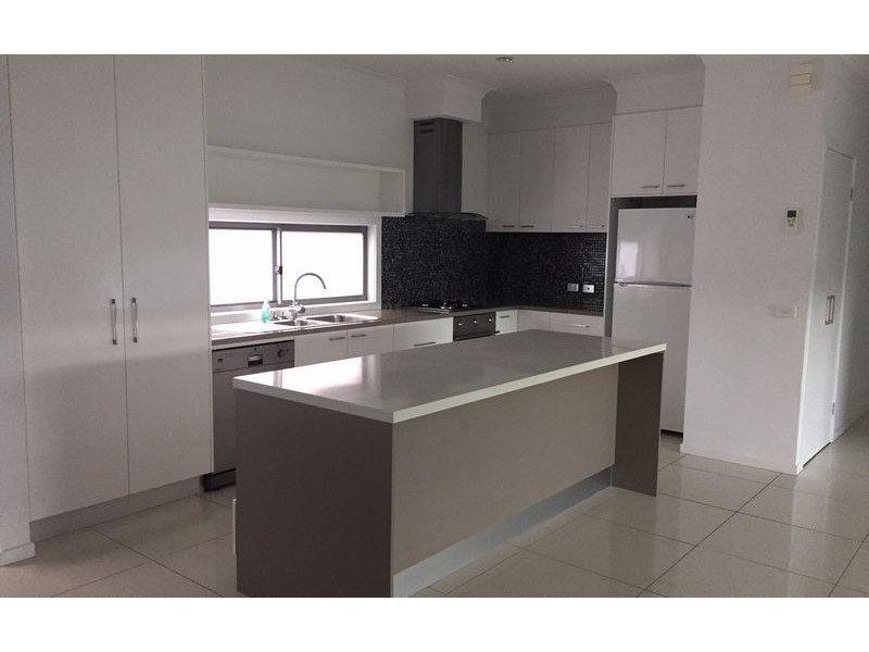 10 Birdie Place, Thurgoona NSW 2640