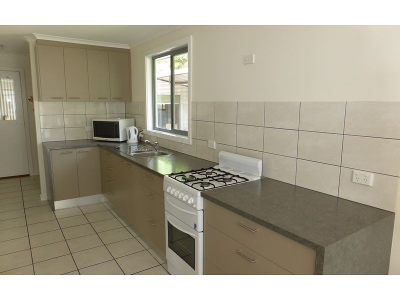 2/679 Pearsall Street, Lavington NSW 2641