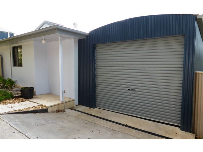 2/679 Pearsall Street, Lavington NSW 2641