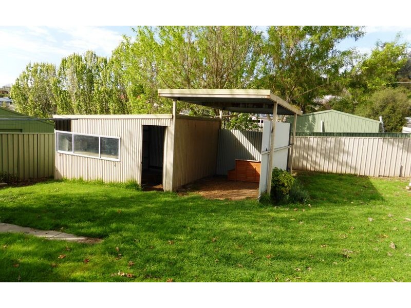 2/679 Pearsall Street, Lavington NSW 2641