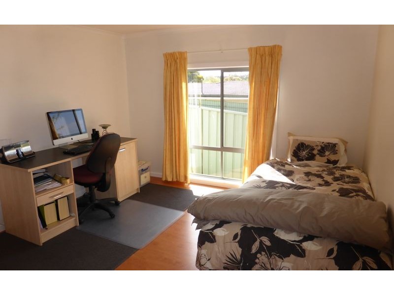 2/679 Pearsall Street, Lavington NSW 2641