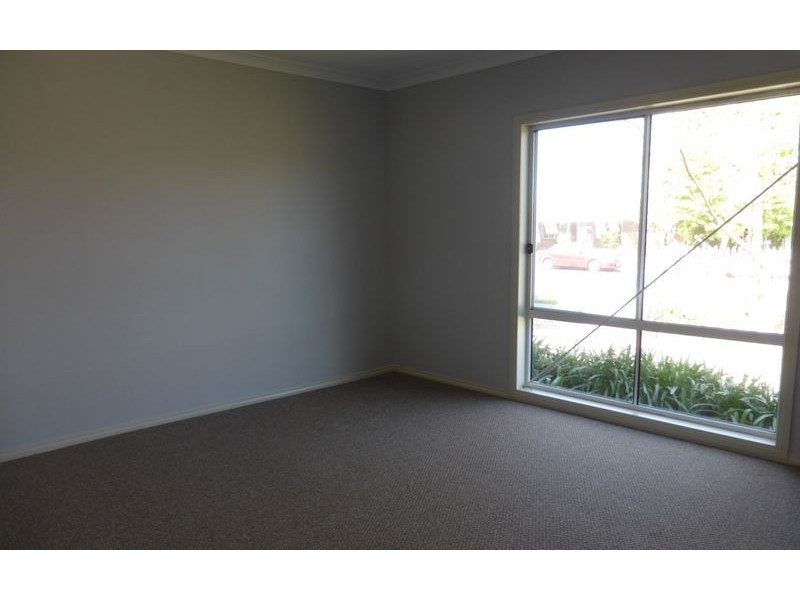 384 Union Road, Lavington NSW 2641