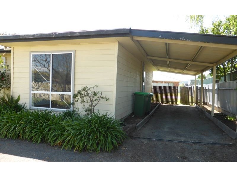 384 Union Road, Lavington NSW 2641