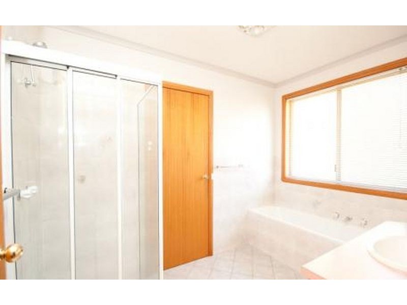 1/1 Saville Avenue, Lavington NSW 2641