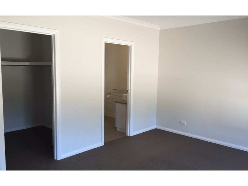 15 Stringybark Court, Thurgoona NSW 2640