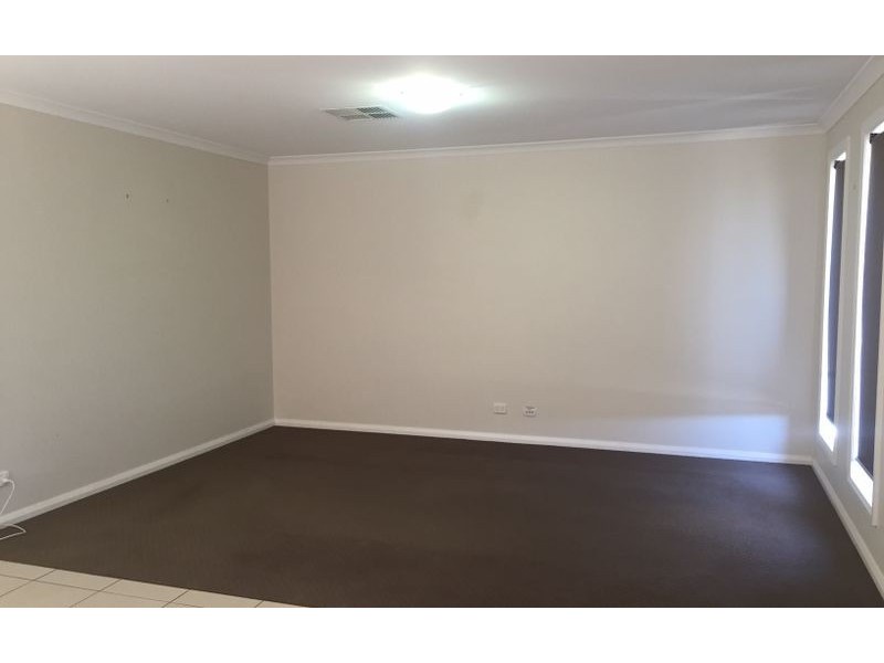 15 Stringybark Court, Thurgoona NSW 2640