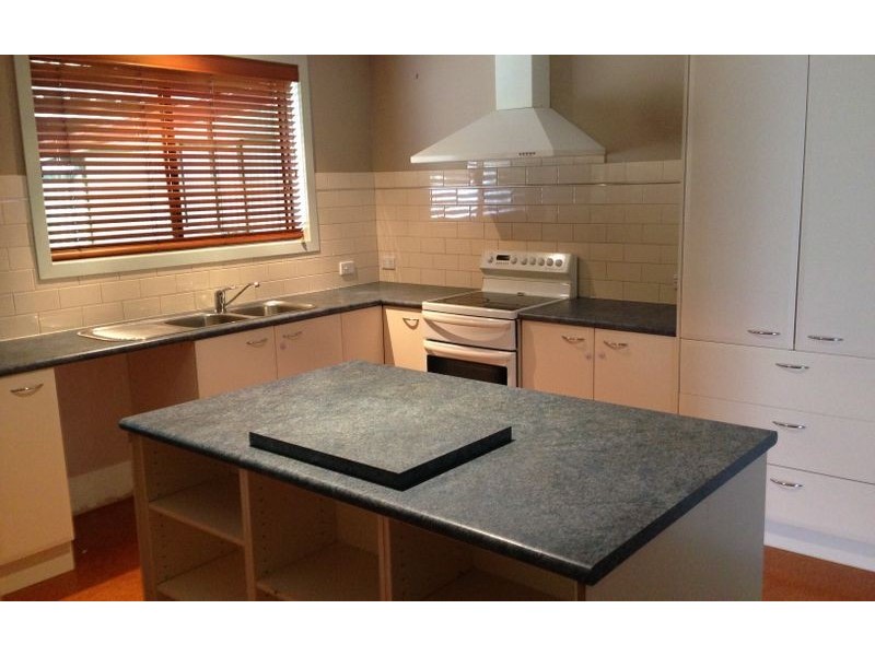 549 Kemp Street, Lavington NSW 2641