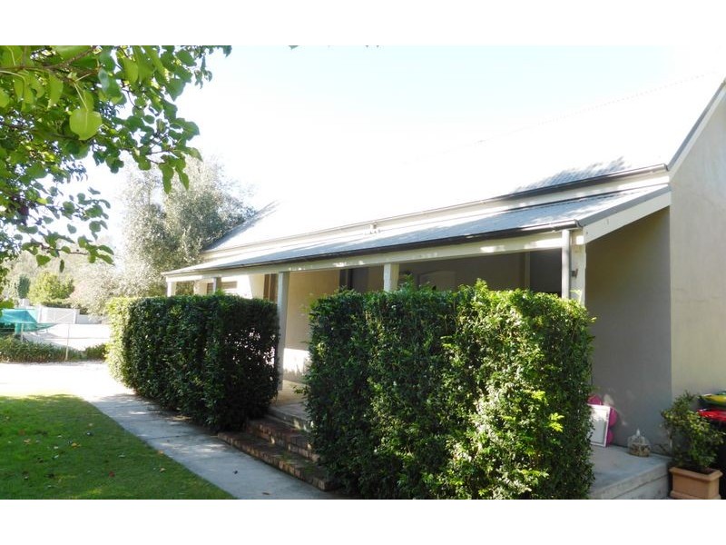 211 Doctors Point Road, Albury NSW 2640