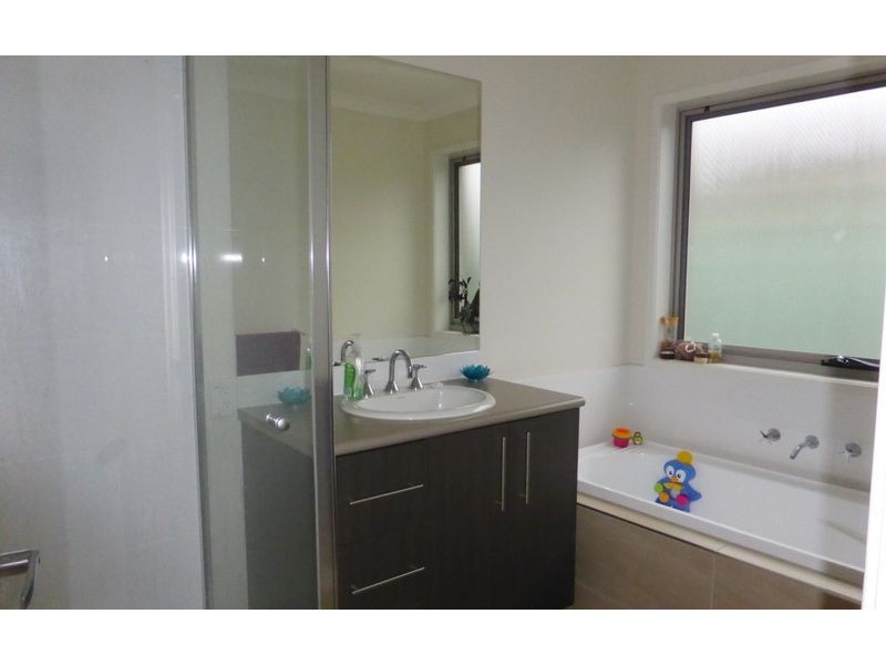 56 Champions Drive, Albury NSW 2640