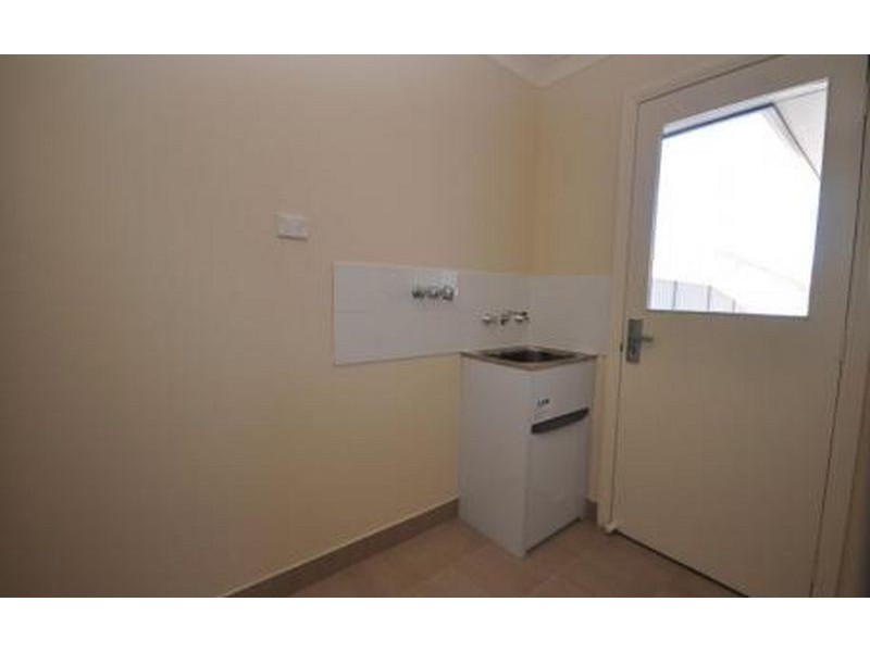 2/11 Swallow Street, Thurgoona NSW 2640