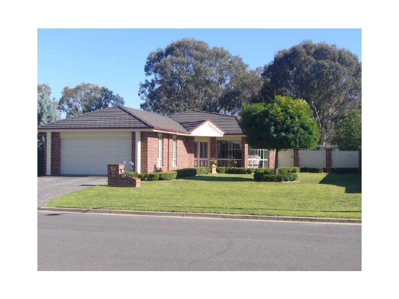 560 Daly Street, Lavington NSW 2641