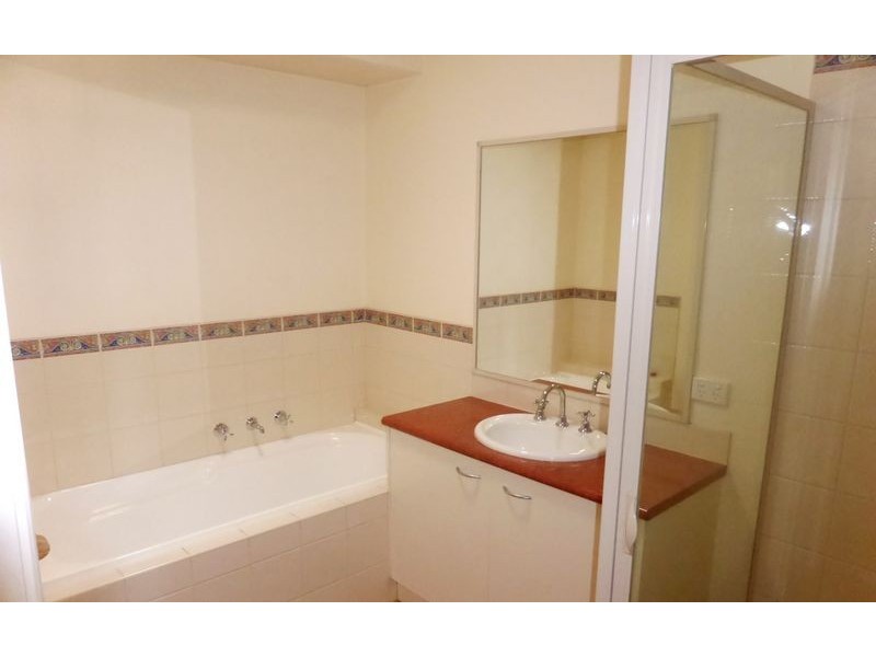 1 Gould Avenue, West Albury NSW 2640