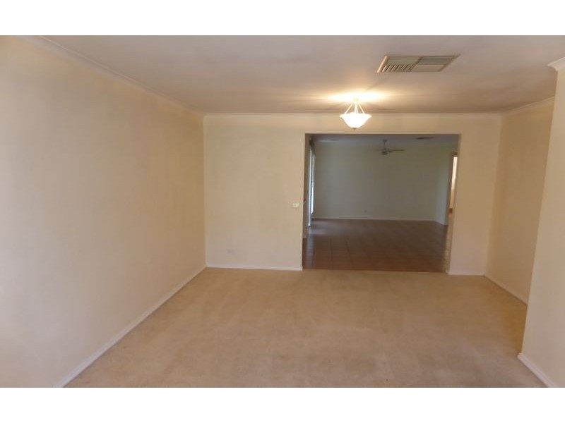 1 Gould Avenue, West Albury NSW 2640