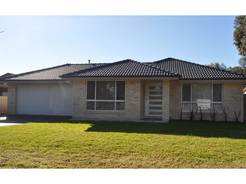 376 Kaitlers Road, Lavington NSW 2641