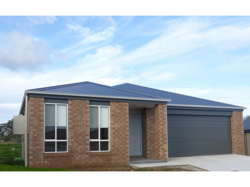 25 Gabrielle Court, Lavington NSW 2641