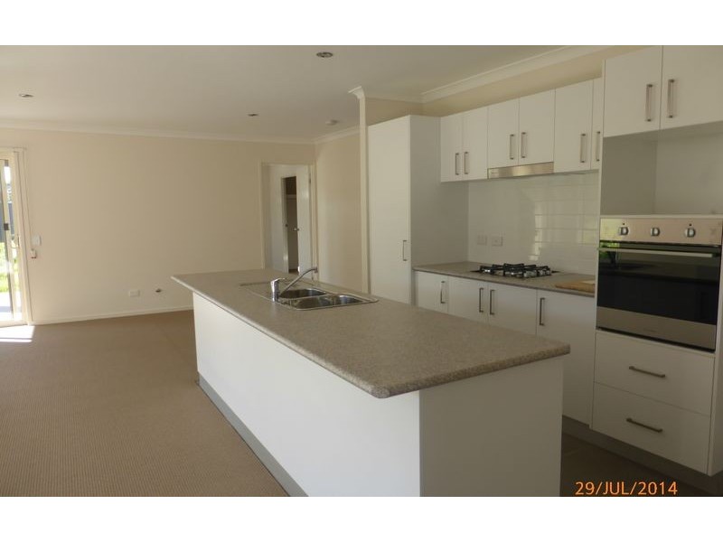 25 Gabrielle Court, Lavington NSW 2641