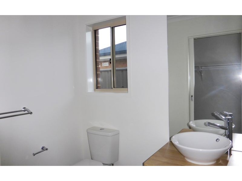 8 Mackey Street, Wodonga VIC 3690