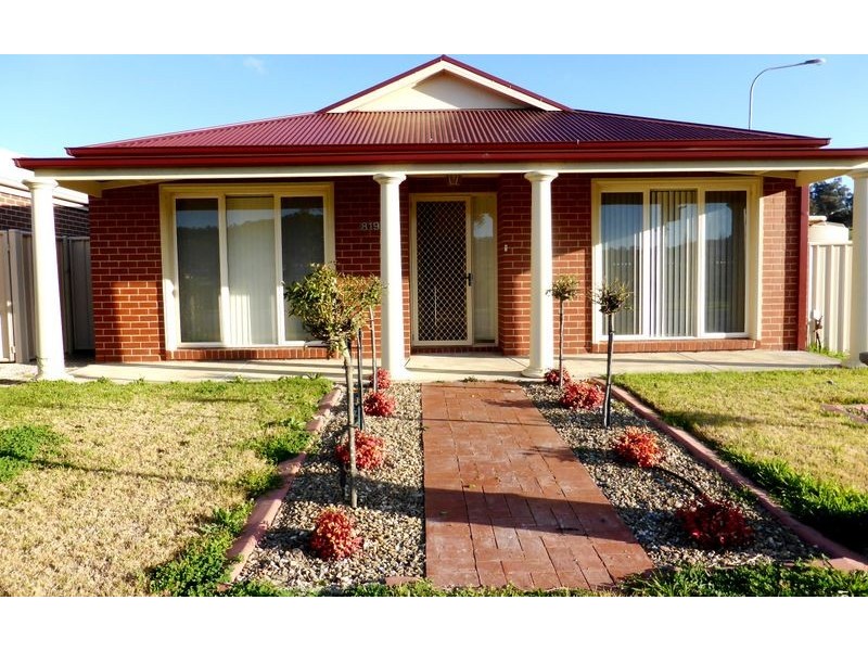 819 Centaur Road, Lavington NSW 2641