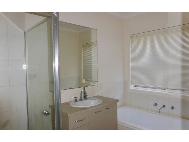 819 Centaur Road, Lavington NSW 2641
