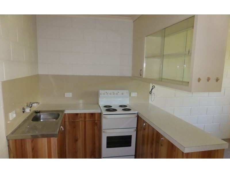 2/401 Griffith Road, Lavington NSW 2641