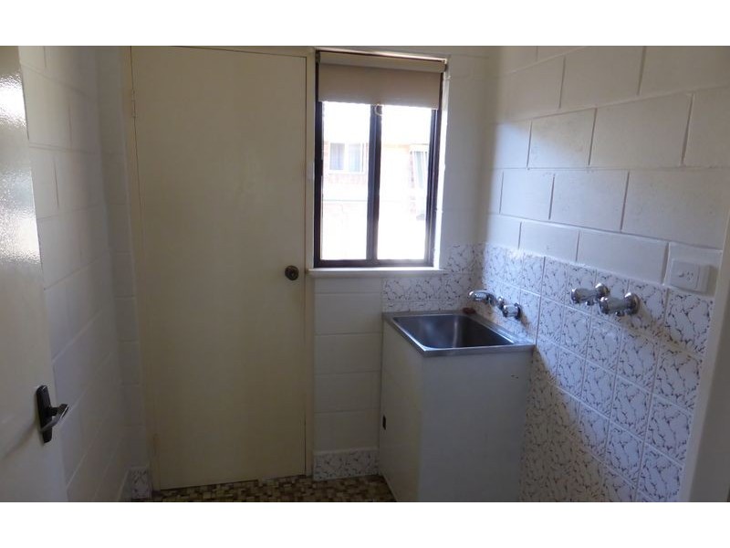 2/401 Griffith Road, Lavington NSW 2641