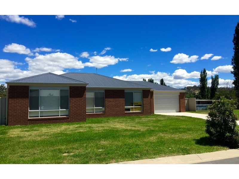 19 Cobby Court, Lavington NSW 2641