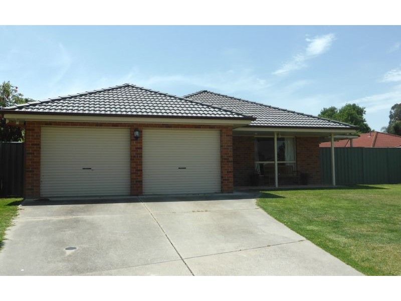 16 Rachel Court, Lavington NSW 2641