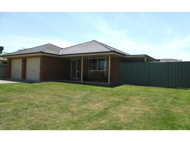 16 Rachel Court, Lavington NSW 2641