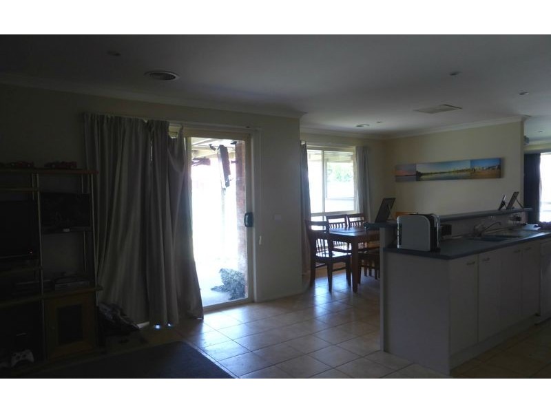 16 Rachel Court, Lavington NSW 2641