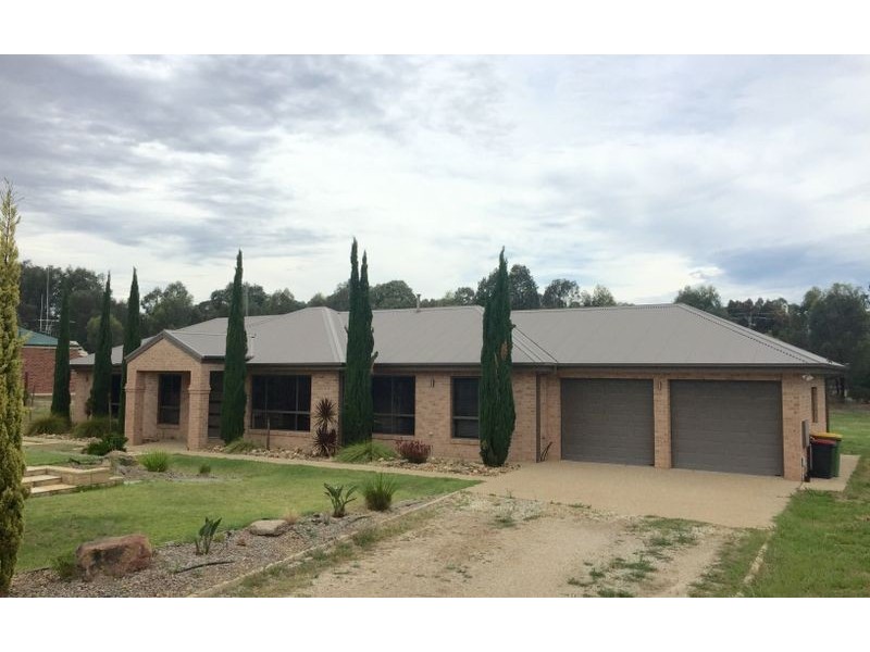 11 Vaughan Road, Thurgoona NSW 2640