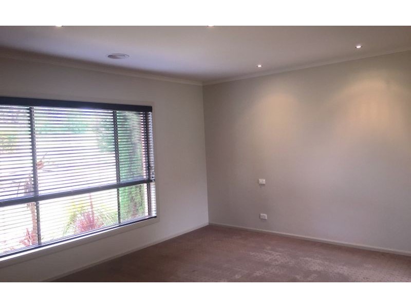 11 Vaughan Road, Thurgoona NSW 2640