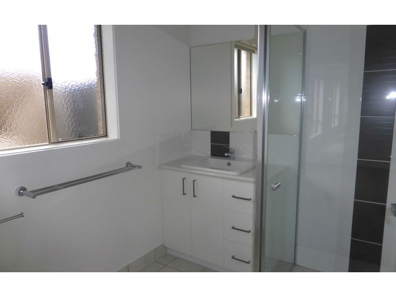 1/3 Victor Place, Lavington NSW 2641