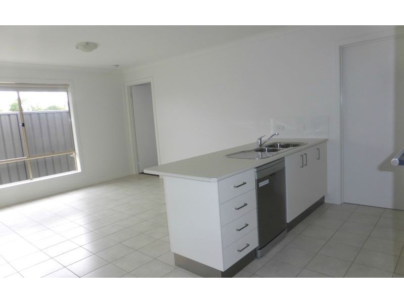 1/3 Victor Place, Lavington NSW 2641