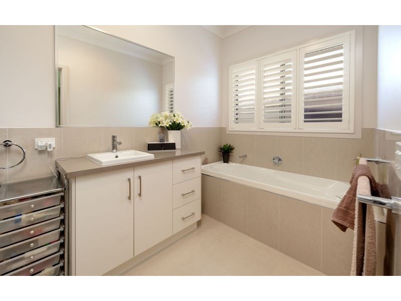 34 Oxford Drive, Thurgoona NSW 2640